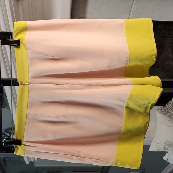 BCBGMAXAZRIA RUNWAY LIMITED EDITION SHORTS - Picture 6 of 11